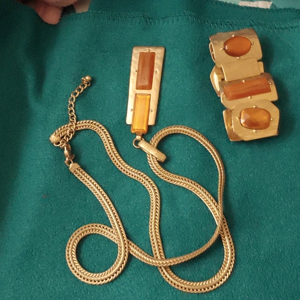 Chico's Elegant Goldtone Necklace & matching bracelet